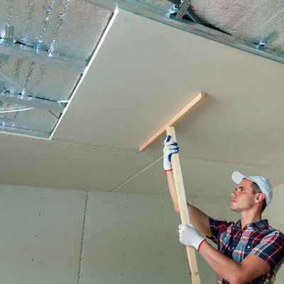 अच्छा मूल्य आग प्रतिरोधी सजावटी जिप्सम बोर्ड शीटरॉक 1220 मिमी X 2440 मिमी ऑनलाइन