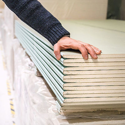 अच्छा मूल्य इंडोर के लिए 15 मिमी सजावटी जिप्सम बोर्ड प्लास्टरबोर्ड जल प्रतिरोधी ऑनलाइन