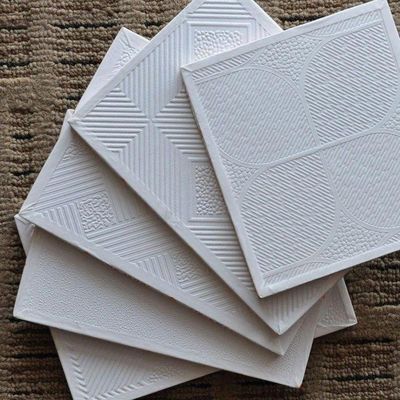 अच्छा मूल्य आउटडोर पीवीसी जिप्सम छत, पनरोक पीवीसी टुकड़े टुकड़े में झूठी छत ऑनलाइन