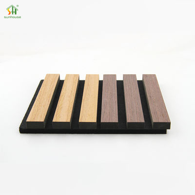 अच्छा मूल्य 1220X2440mm Black MDF+Polyester Fiber Acoustic Slat Wall Panel with Customized Color and 550kg/m3 ~ 880kg/m3 Density ऑनलाइन