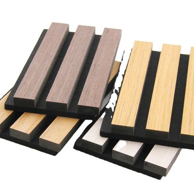 अच्छा मूल्य Eco-Friendly Akupanel Acoustic Slat Wall Panel with 550kg/m3 ~ 880kg/m3 Density and 21mm Thickness for Modern Living Room Soundproofing ऑनलाइन